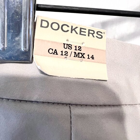 Dockers Metro Capris-NWT-Khaki Diem Straight Size 12 Women's -Stretch-Casual - Picture 12 of 15